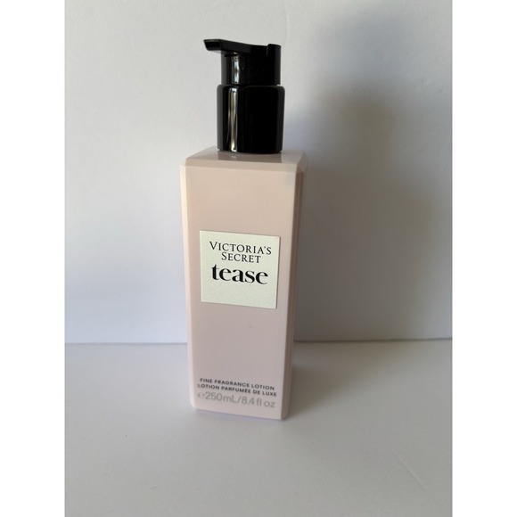 VICTORIA'S SECRET Tease Fine Fragrance Lotion 8.4 fl oz - NEW - Picture 1 of 3
